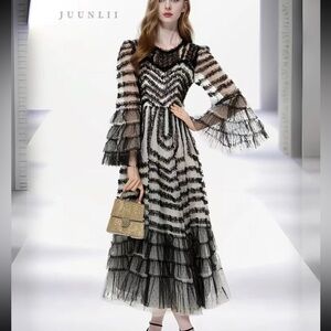 ⚫️⚪️Black and white Maxi Dress⚫️⚪️